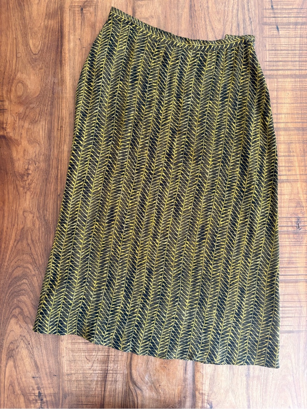 Jones New York Silk Black and Mustard Yellow Chevron Midi Skirt